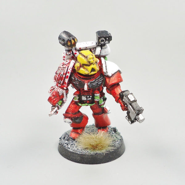 Warhammer 40k Space Marines Blood Angels Apothecary Painted