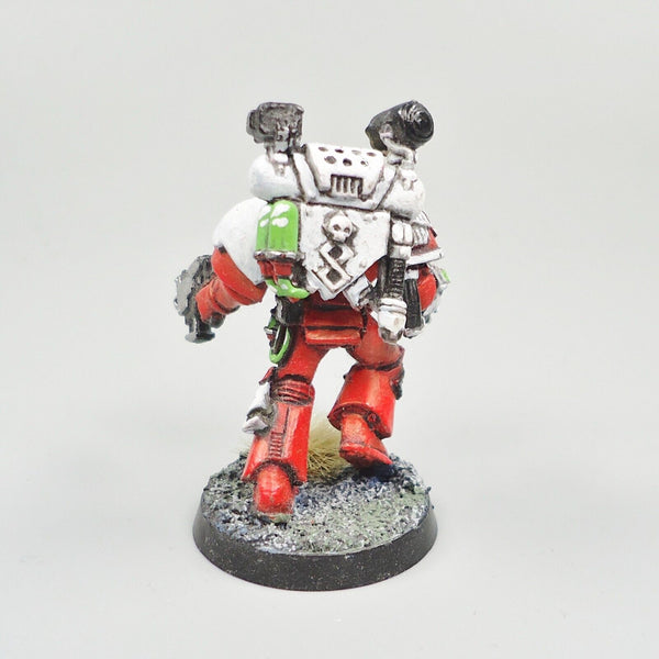 Warhammer 40k Space Marines Blood Angels Apothecary Painted