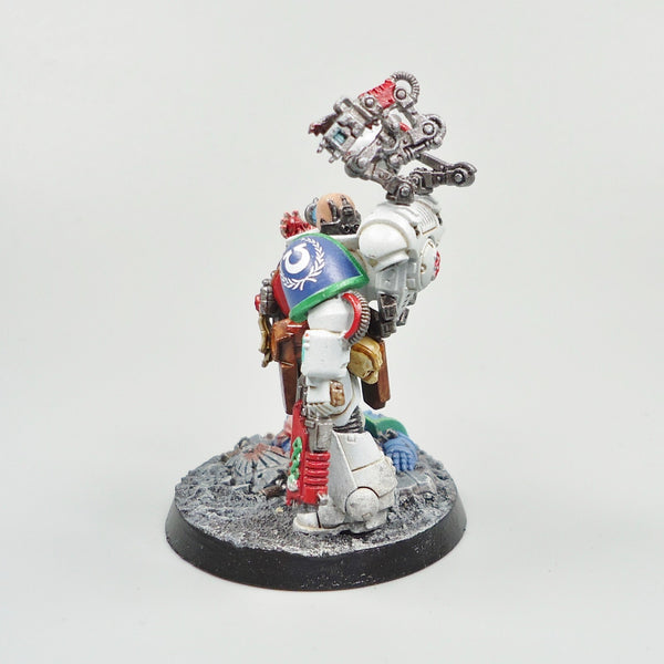 Warhammer 40k Army Space Marines Ultramarines Primaris Apothecary Painted