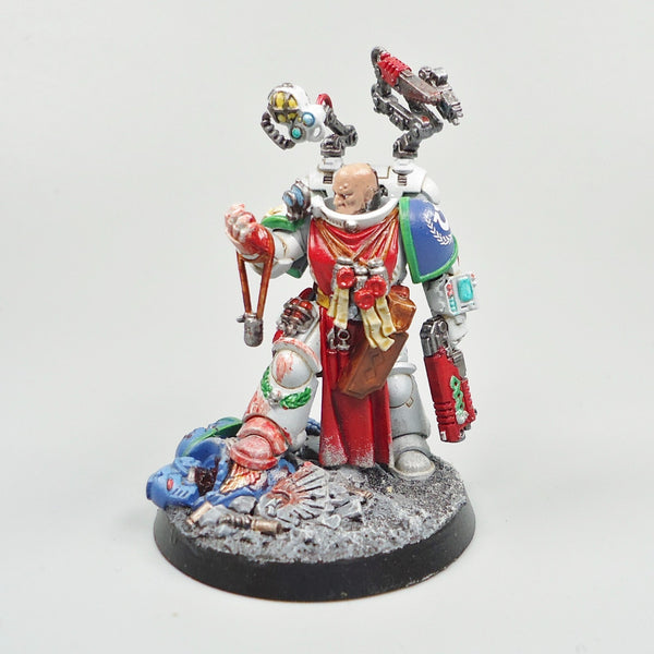 Ultramarines - Primaris Apothecary Painted - Warhammer 40k - Space Marines - GW