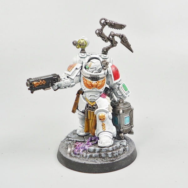 Blood Angels Apothecary Biologis Painted - Warhammer 40k Space Marines