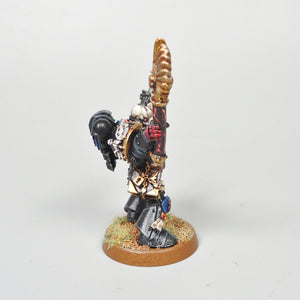 Warhammer 40k Crimson Fist Space Marines Chaplain Painted